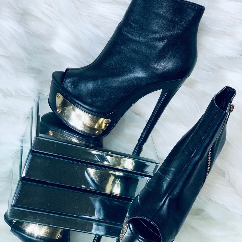 Steve Madden - Sloann - Peep-toe Bootie